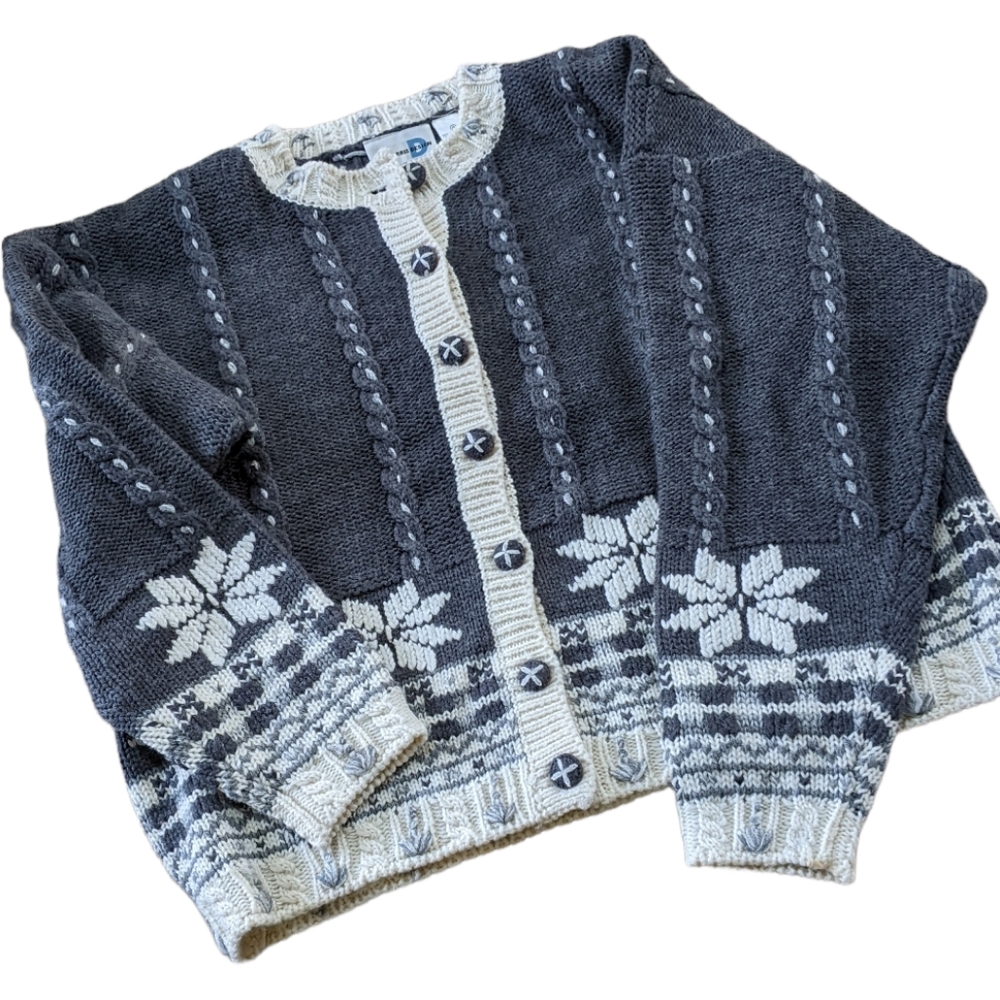 Paul Harris Design, gray and cream "grannycore" vintage winter cardigan.…